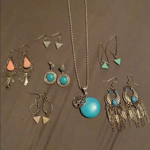 6 earrings and one necklace!